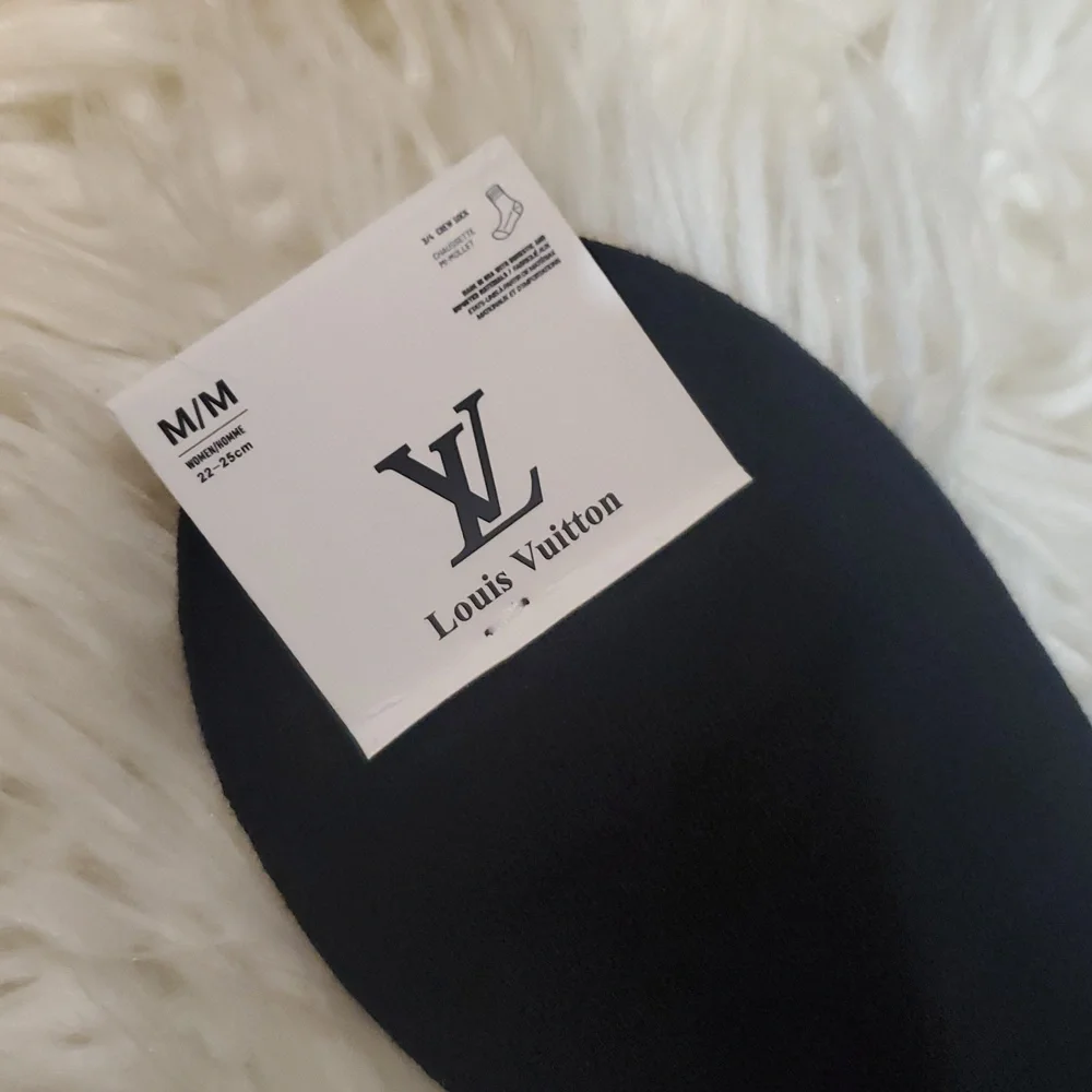 Louis Vuitton crew socks size medium - Picture 3 of 4
